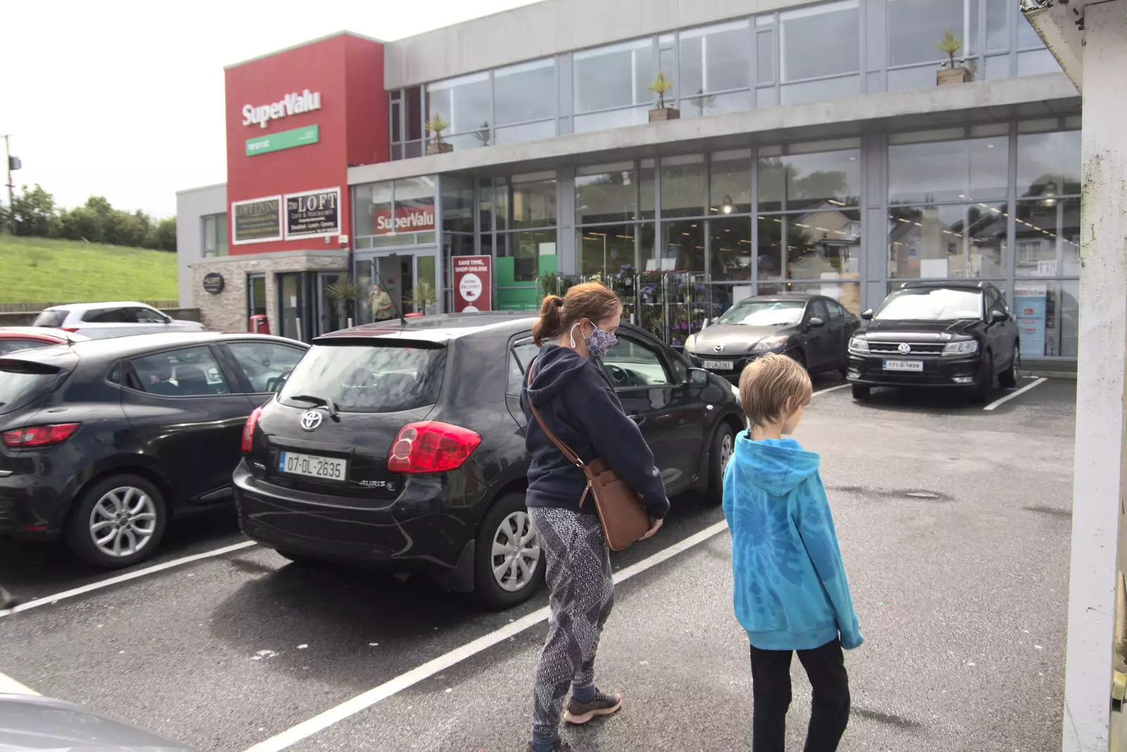 We stop off at SuperValu in Manorhamilton, from Pints of Guinness and Streedagh Beach, Grange and Sligo, Ireland - 9th August 2021