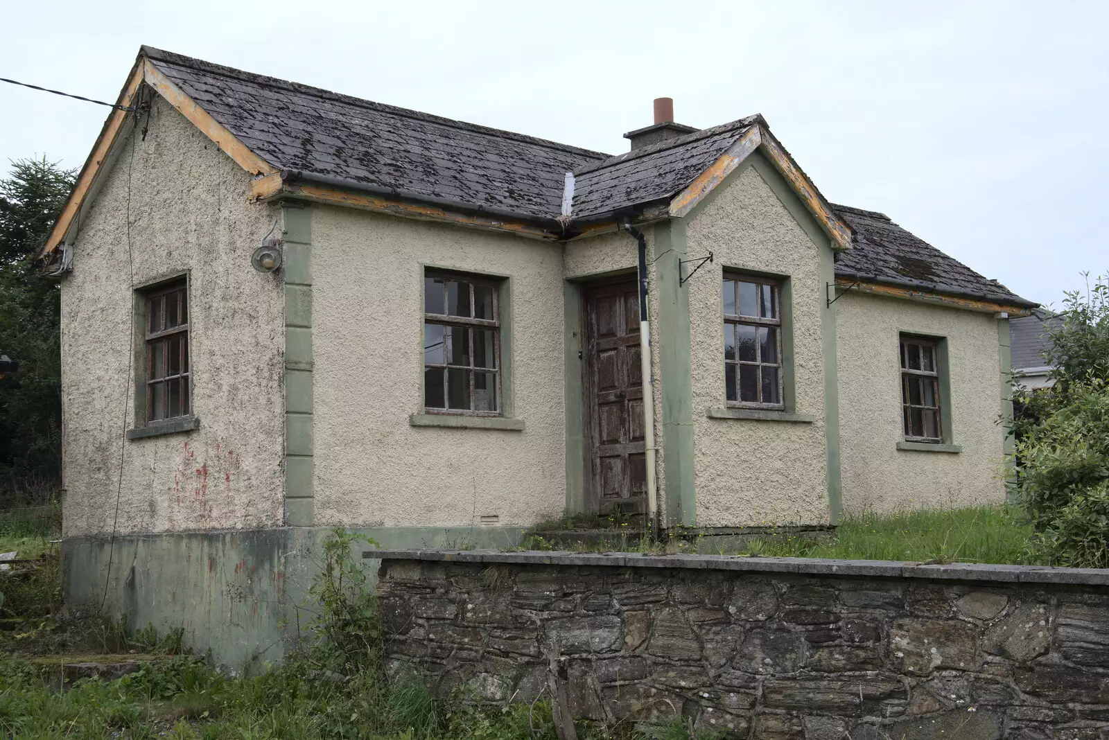 A derlelict house on the road to the Mullies, from A Trip to Manorhamilton, County Leitrim, Ireland - 11th August 2021