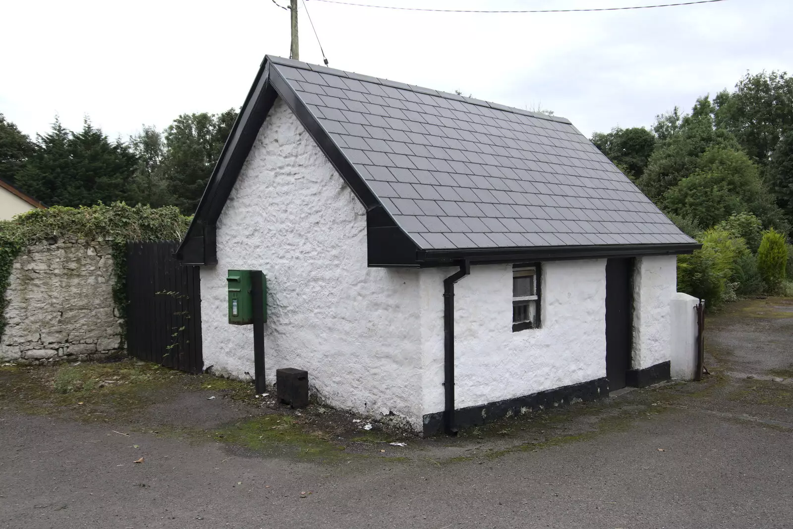 A small building with a post box, from A Trip to Manorhamilton, County Leitrim, Ireland - 11th August 2021