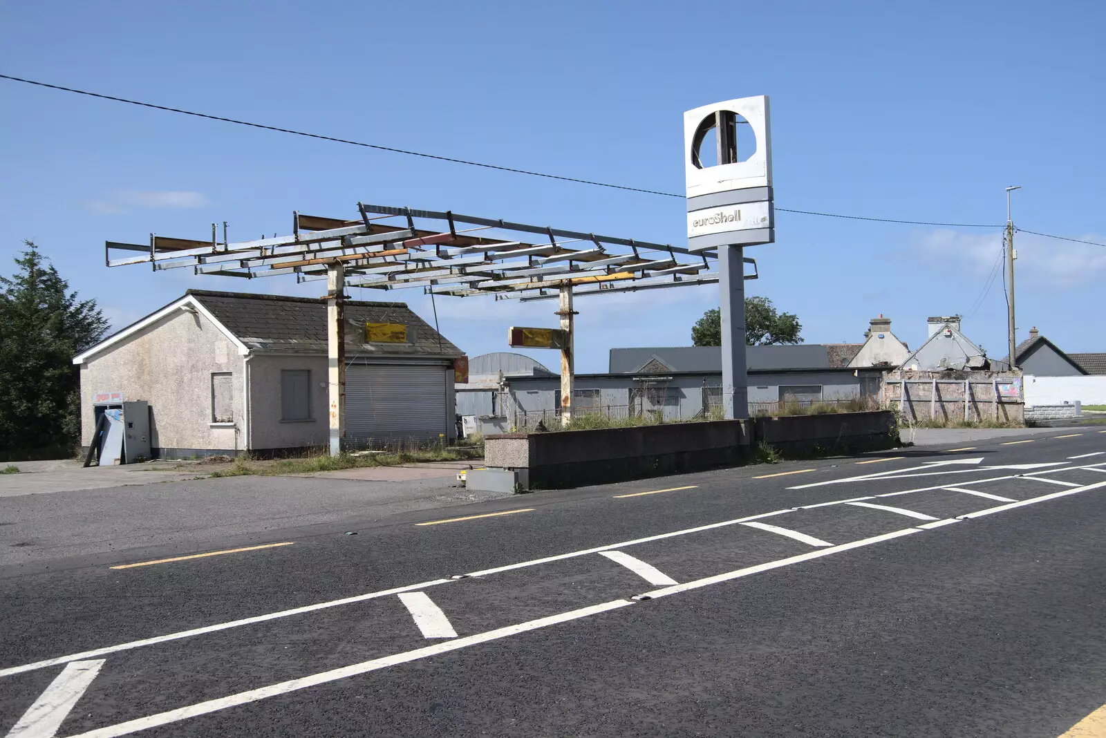 The derelict EuroShell petrol station, from A Trip to Manorhamilton, County Leitrim, Ireland - 11th August 2021