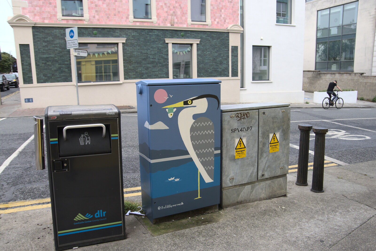 A heron on a traffic light control box from Manorhamilton and the Street Art of Dún Laoghaire, Ireland - 15th August 2021