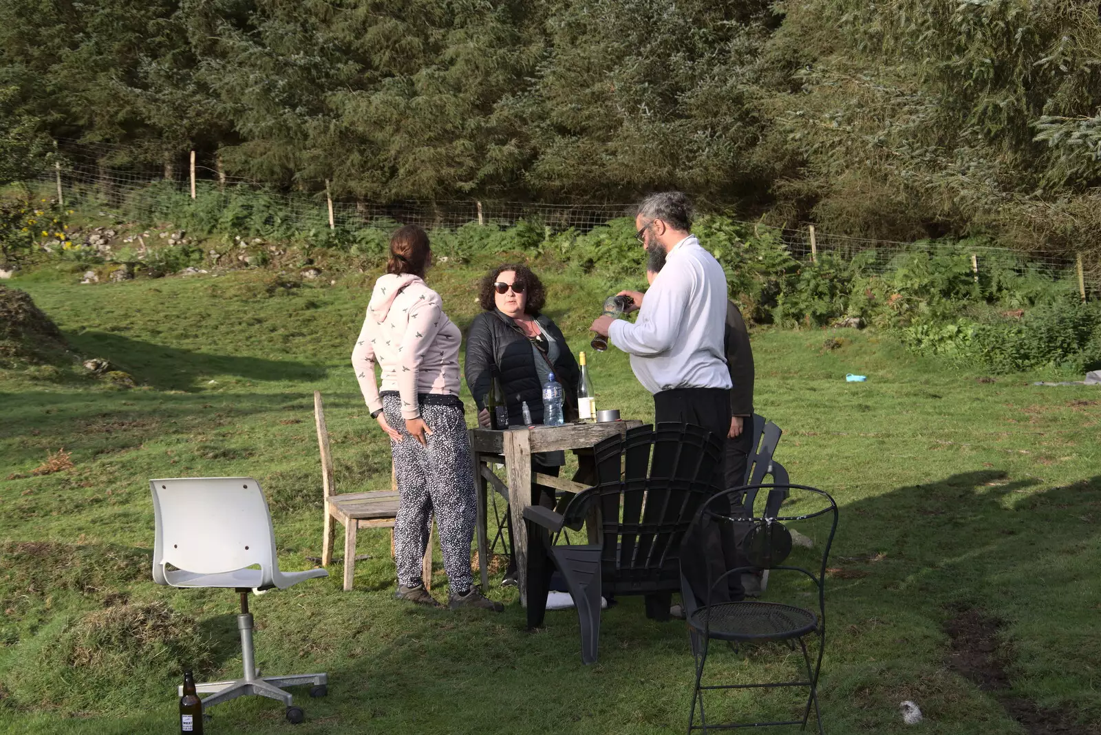 A glass of wine in the field, from A Trip to Noddy's, and Dublin City Centre, Wicklow and Dublin, Ireland - 16th August 2021