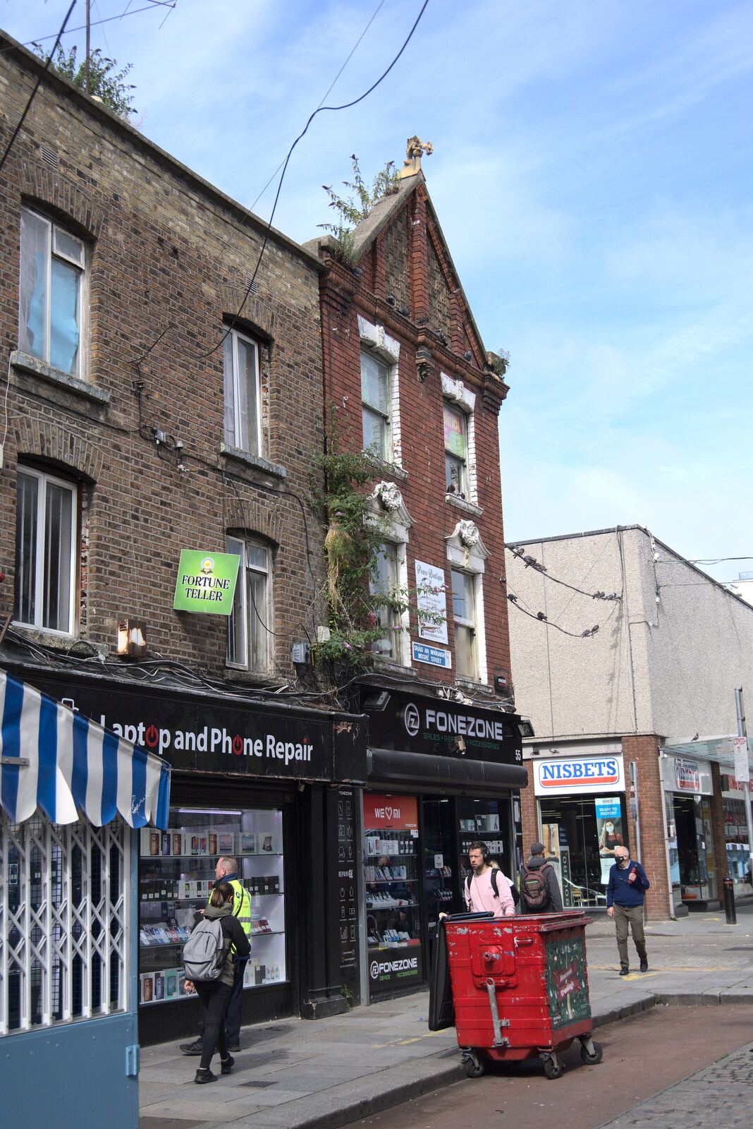 A shop with foliage growing out of it from A Trip to Noddy's, and Dublin City Centre, Wicklow and Dublin, Ireland - 16th August 2021