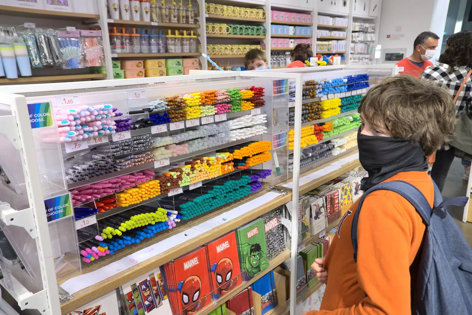 Fred looks at pens, from A Trip to Noddy's, and Dublin City Centre, Wicklow and Dublin, Ireland - 16th August 2021