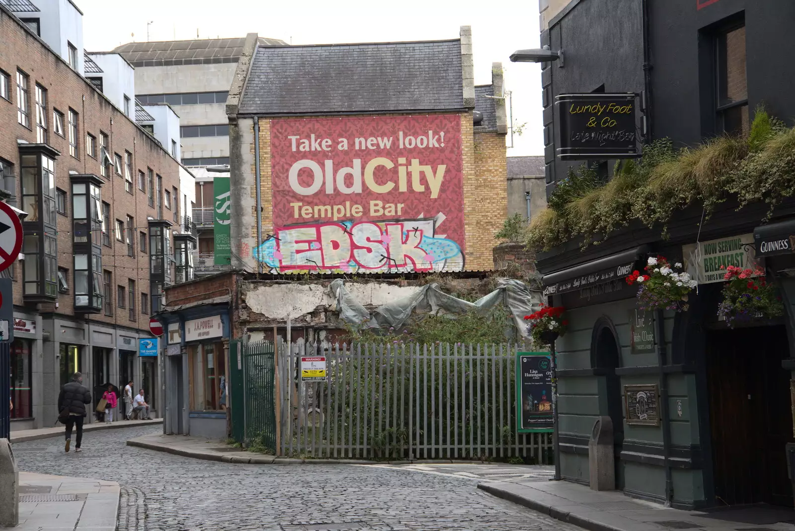 Graffiti and wall art in Temple Bar, from A Trip to Noddy's, and Dublin City Centre, Wicklow and Dublin, Ireland - 16th August 2021