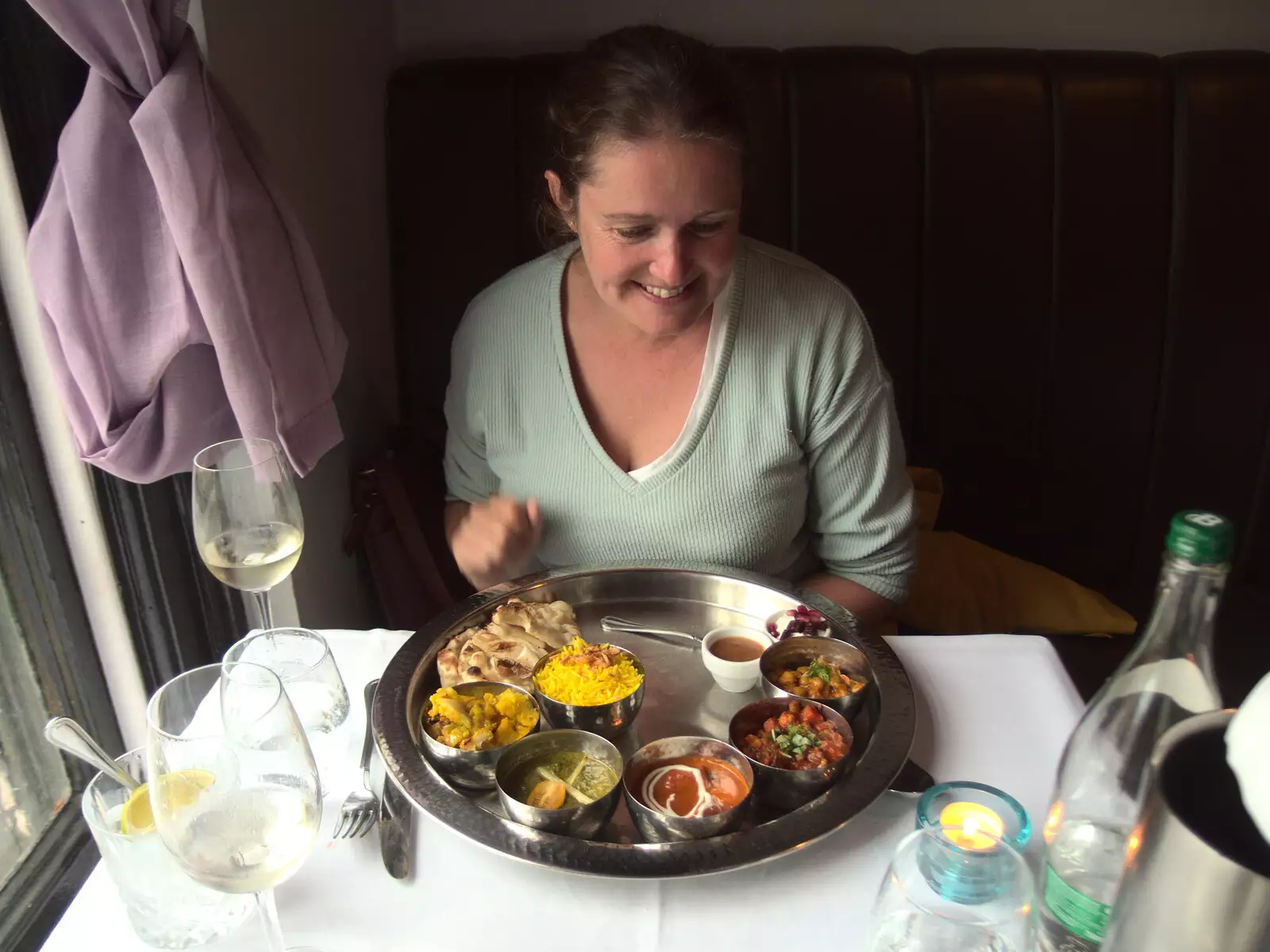 Isobel gets a 'something of everything' dish, from The Guinness Storehouse Tour, St. James's Gate, Dublin, Ireland - 17th August 2021