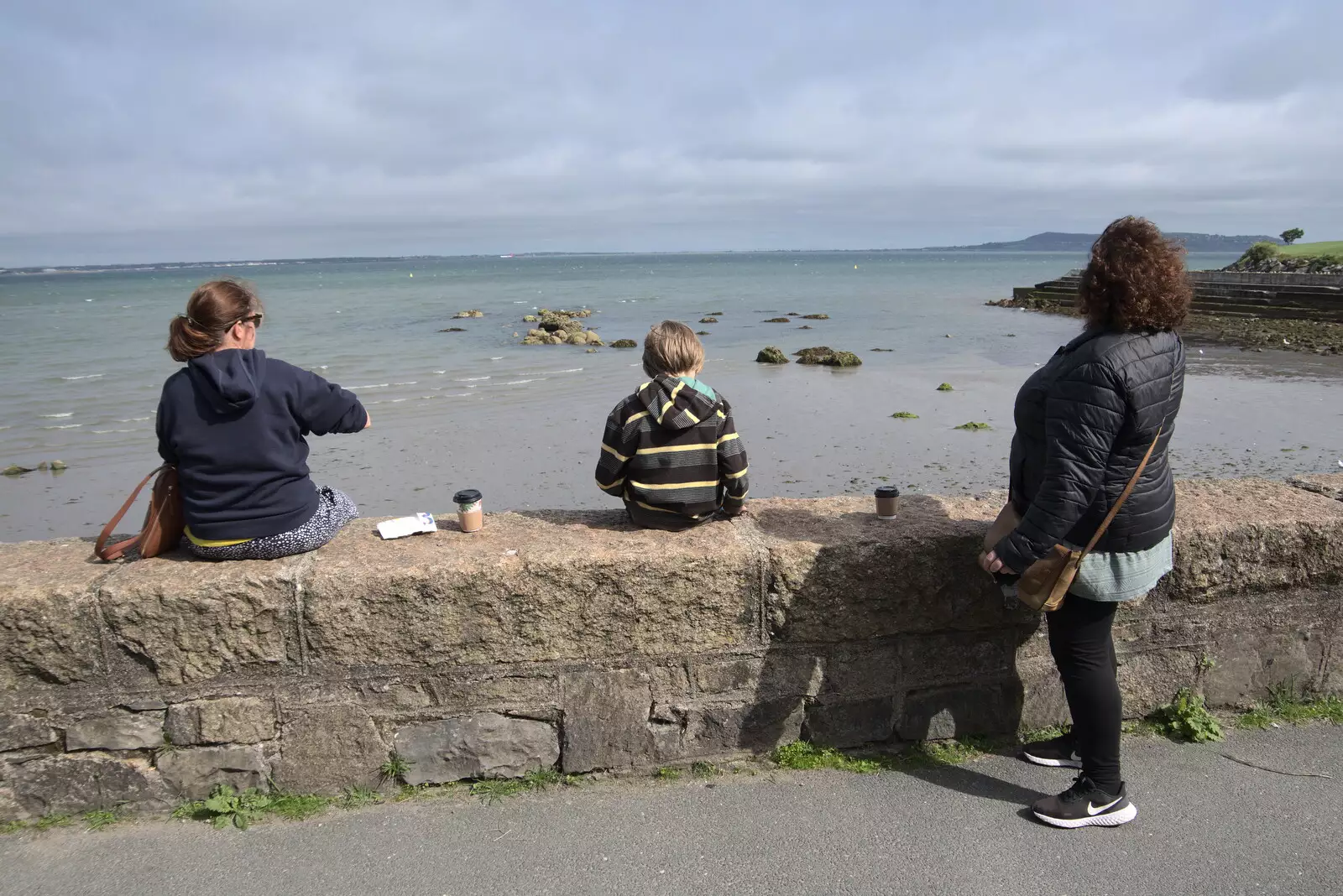 Isobel, Harry and Louise look out to sea, from The Guinness Storehouse Tour, St. James's Gate, Dublin, Ireland - 17th August 2021