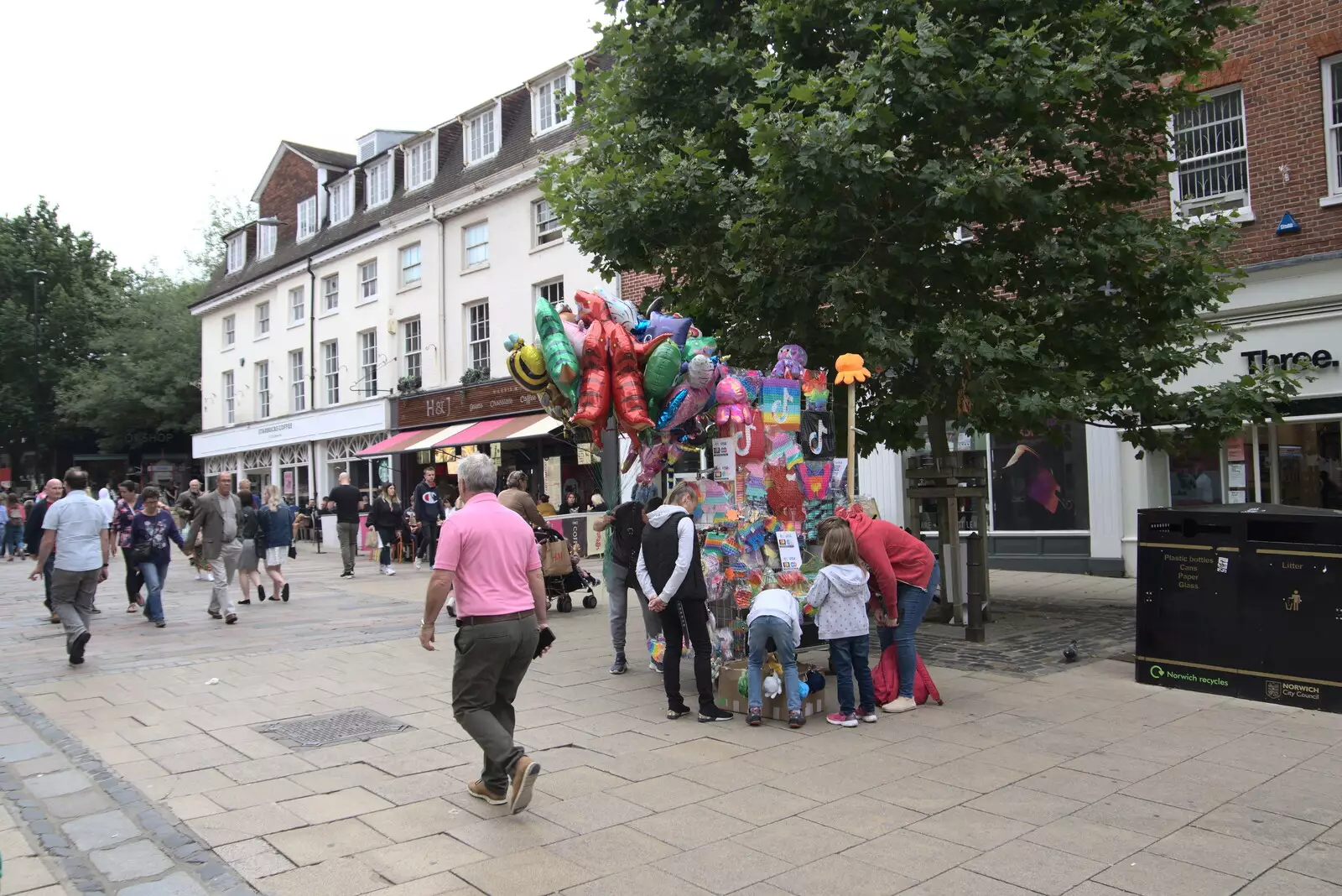 A balloon seller on Gentleman's Walk, from Dippy and the City Dinosaur Trail, Norwich, Norfolk - 19th August 2021