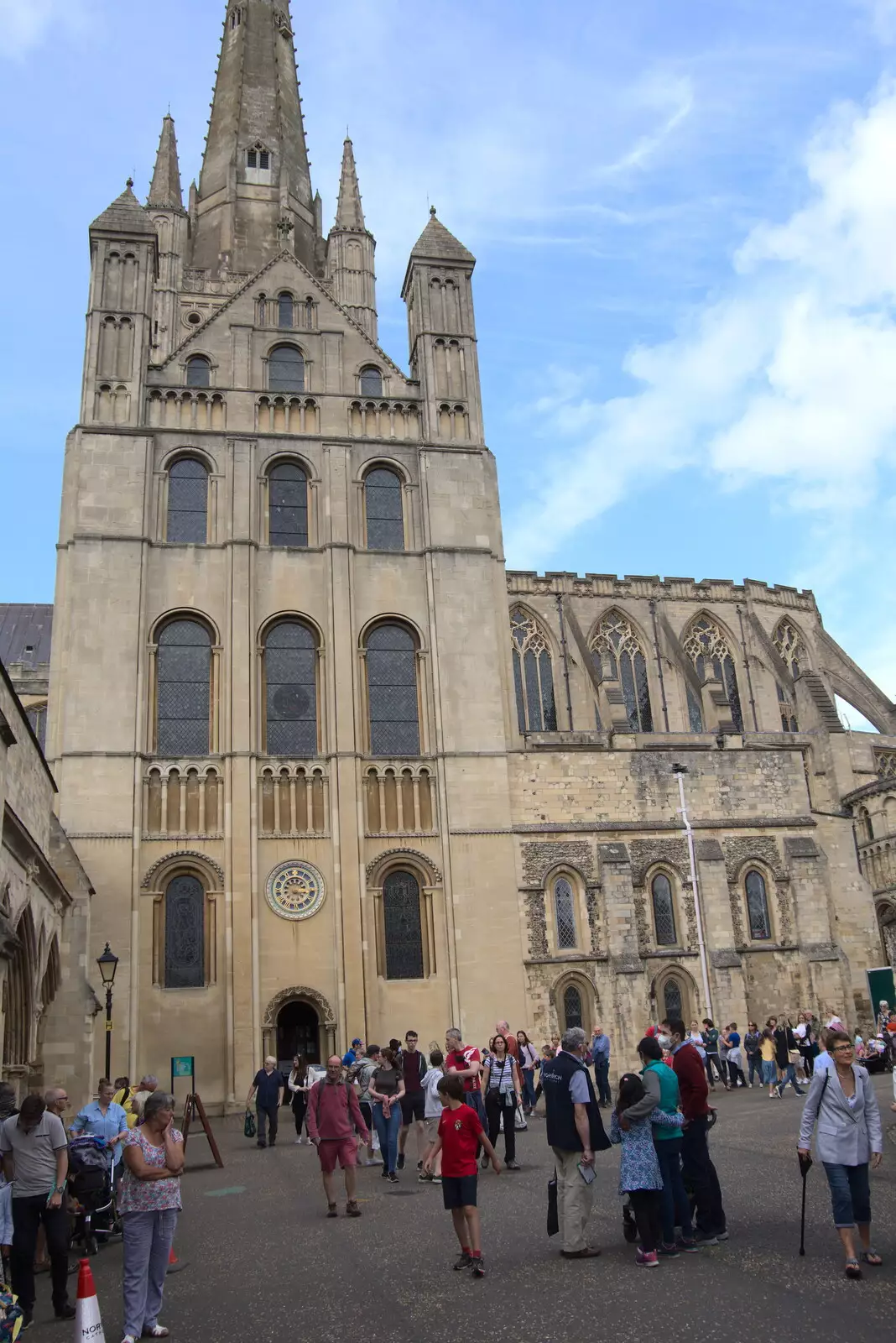 The queue behind us, from Dippy and the City Dinosaur Trail, Norwich, Norfolk - 19th August 2021