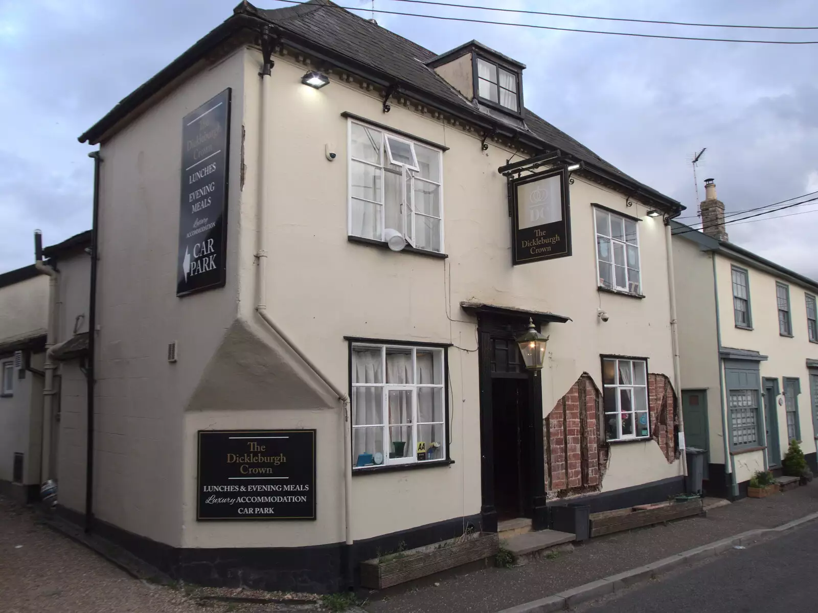 The Dickleburgh Crown, with missing render, from The BSCC at The Crown, Dickleburgh, Norfolk - 19th August 2021