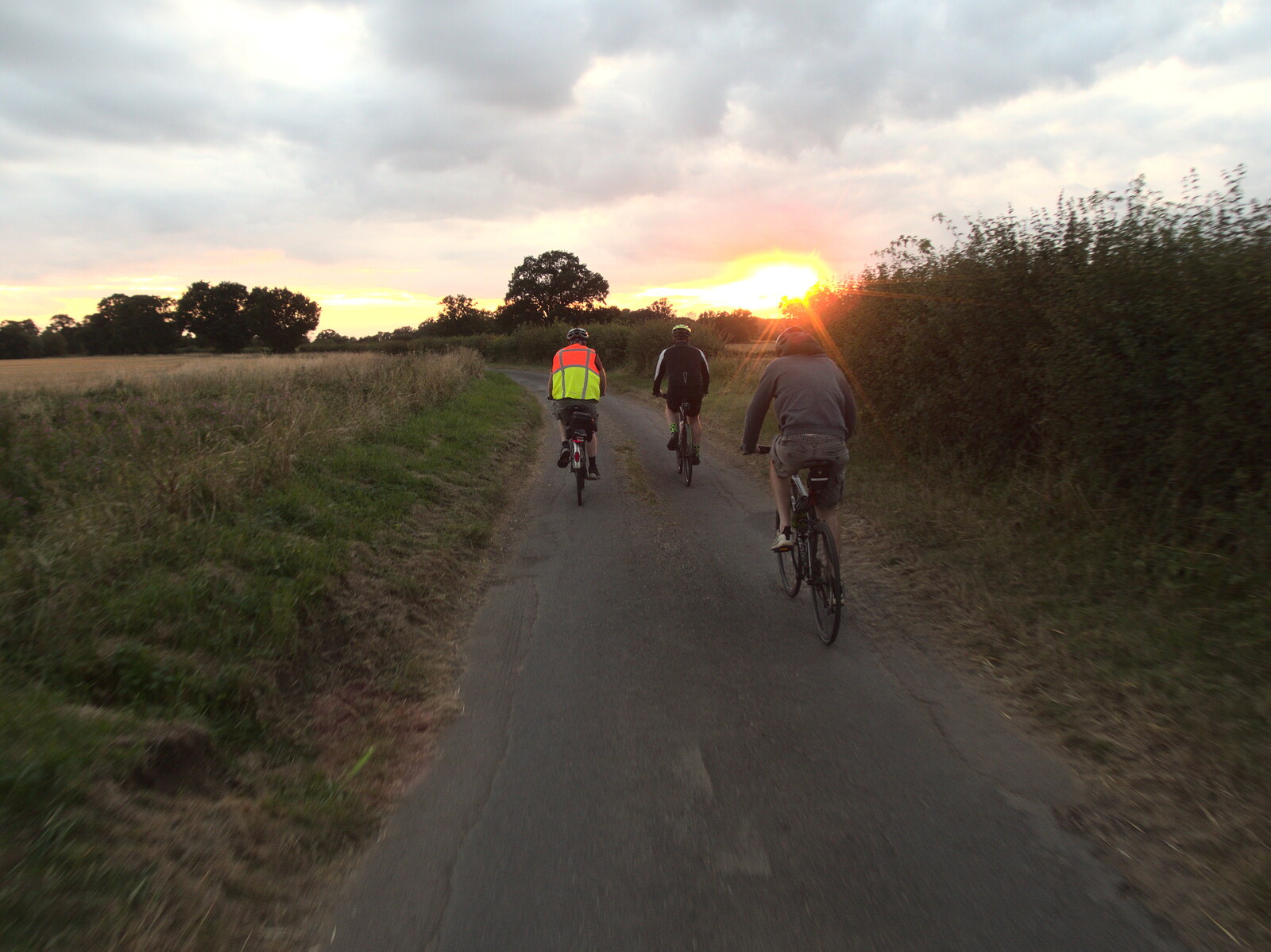 Setting sun on Back Lane from The BSCC at The Crown, Dickleburgh, Norfolk - 19th August 2021