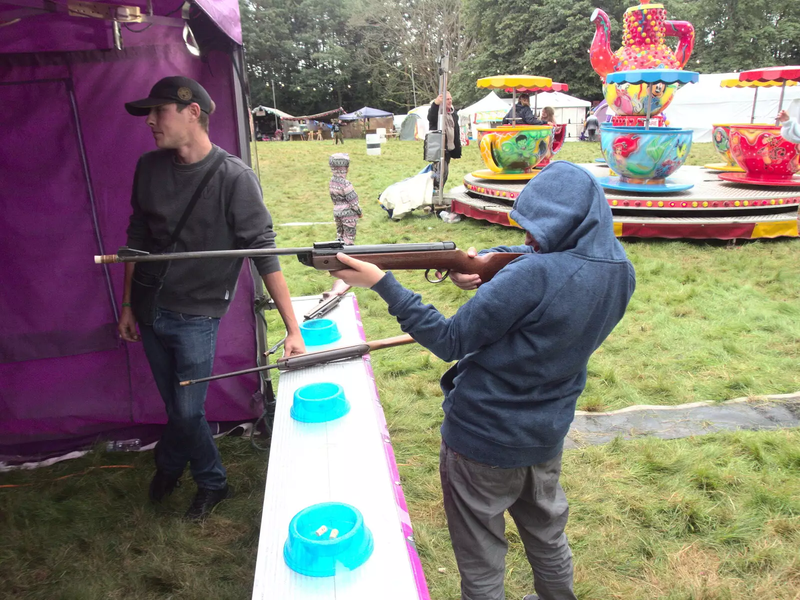 Fred lines up for a shot, from Maui Waui Festival, Hill Farm, Gressenhall, Norfolk - 28th August 2021