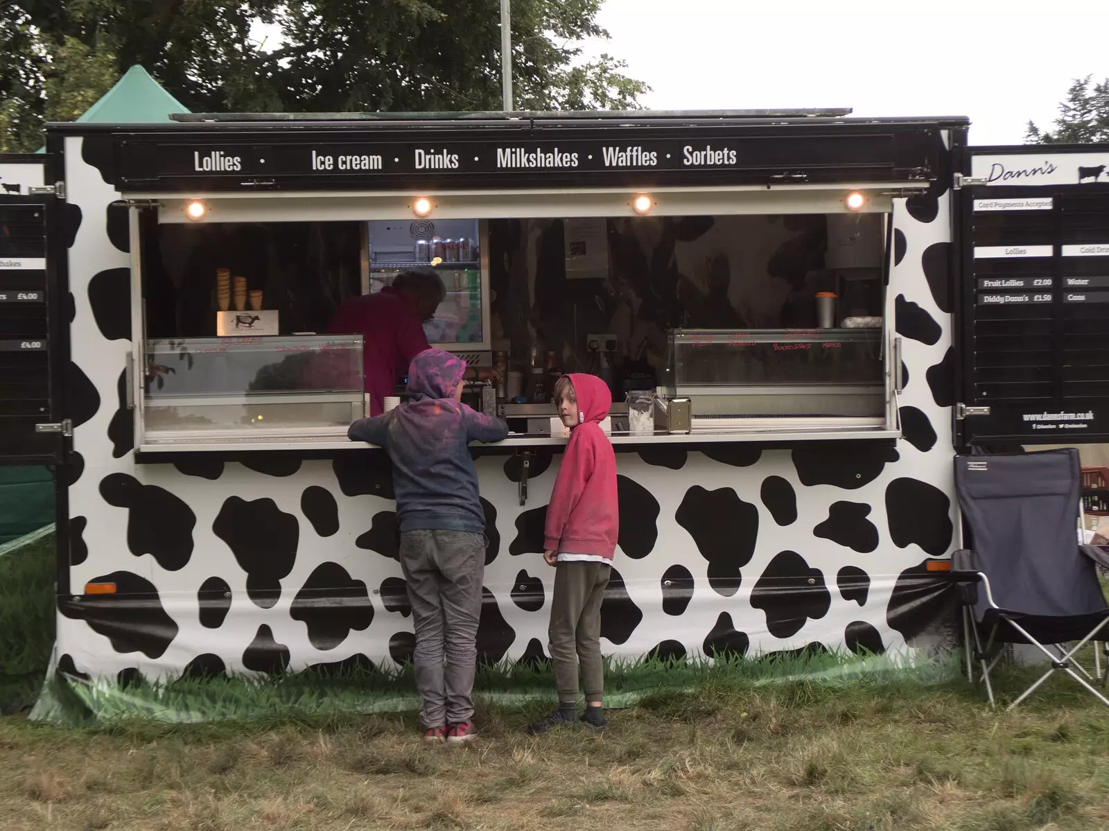 The boys get milkshakes, from Maui Waui Festival, Hill Farm, Gressenhall, Norfolk - 28th August 2021