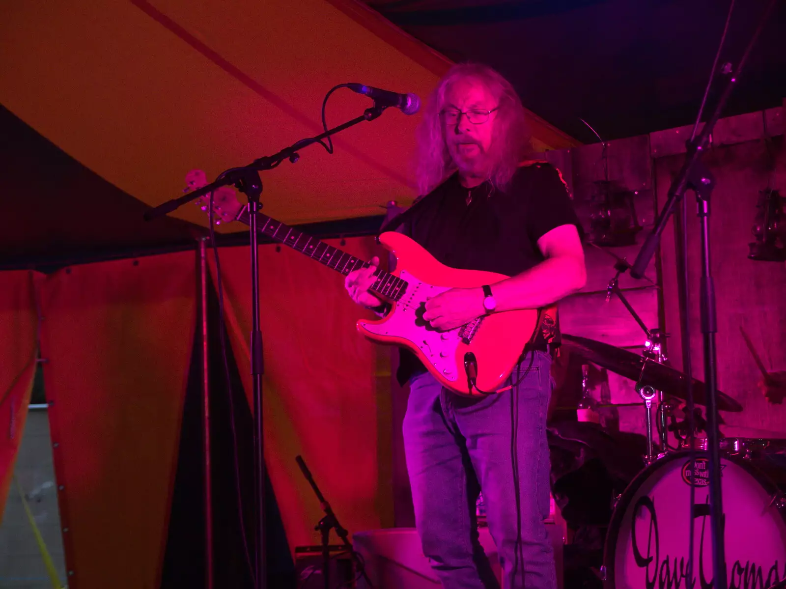 Dave Thomas plays some blues, from Maui Waui Festival, Hill Farm, Gressenhall, Norfolk - 28th August 2021