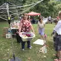 Another go at the washing-hanging challenge, The Brome and Oakley Fête, Oakley Hall, Suffolk - 19th September 2021