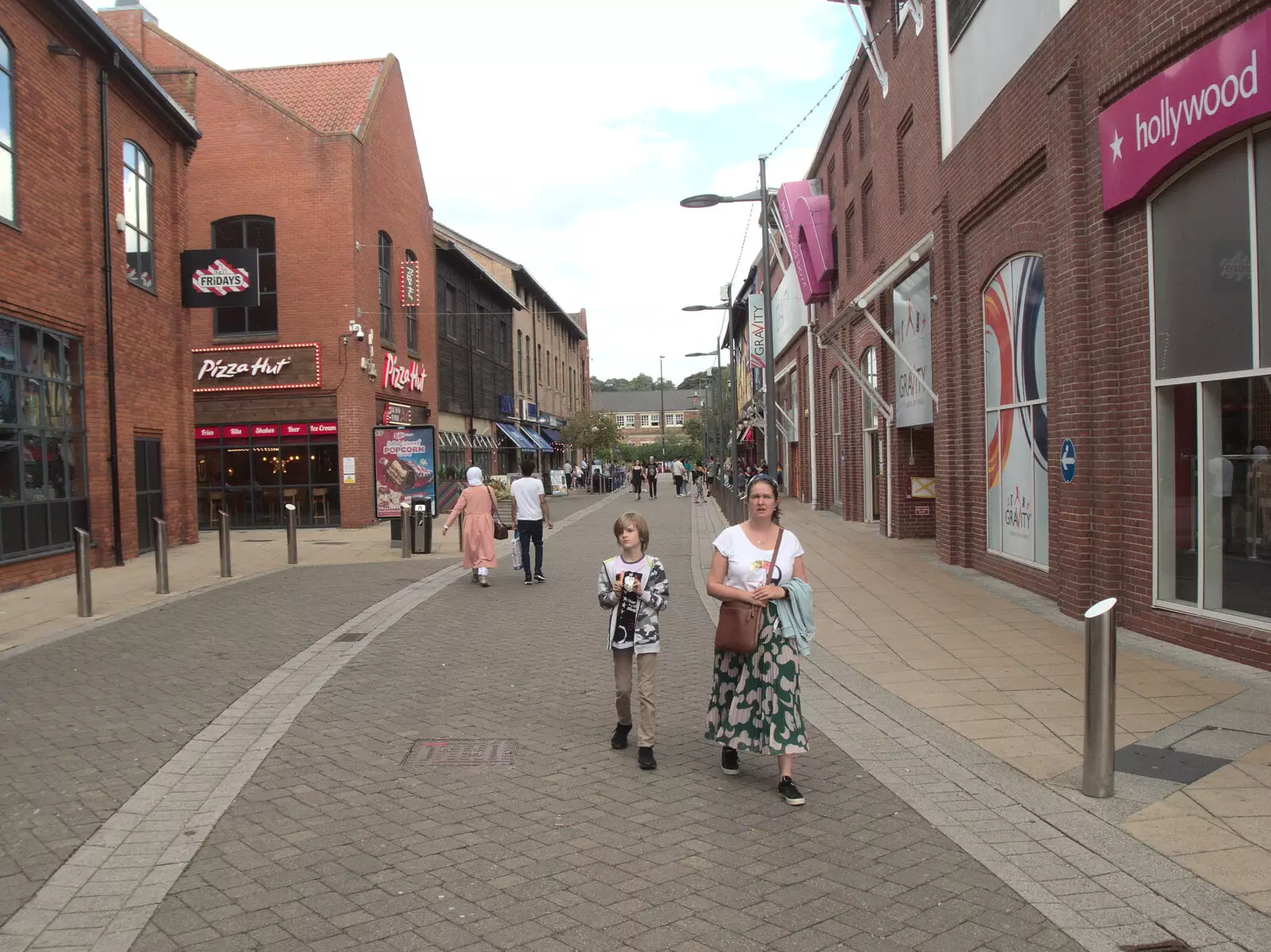 Harry and Isobel roam Riverside in Norwich, from BSCC at Ampersand and Birthday Lego at Jarrold's, Norwich, Norfolk - 25th September 2021