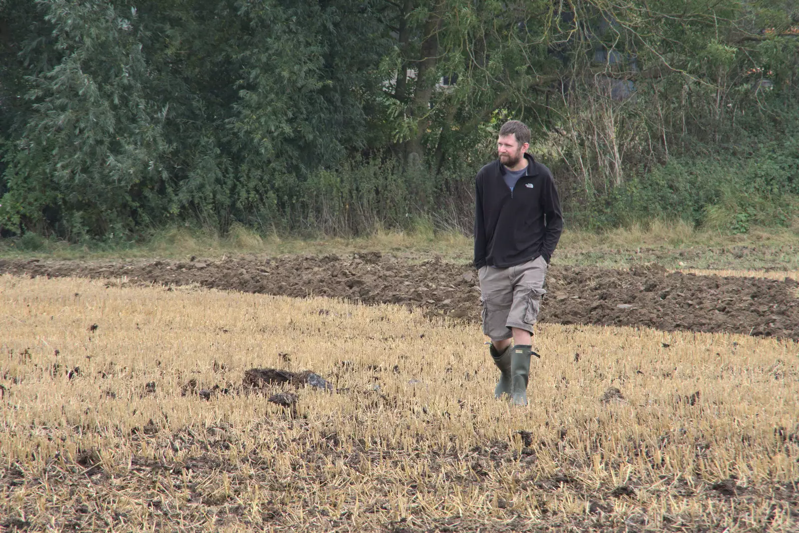 The Boy Phil walks back from the farm, from Vintage Tractor Ploughing, Thrandeston, Suffolk - 26th September 2021