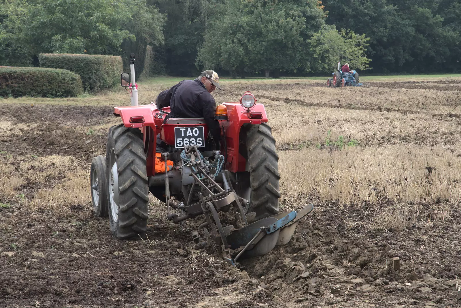 Another tractors gets its plough on, from Vintage Tractor Ploughing, Thrandeston, Suffolk - 26th September 2021