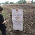 Fred considers the sign, Vintage Tractor Ploughing, Thrandeston, Suffolk - 26th September 2021
