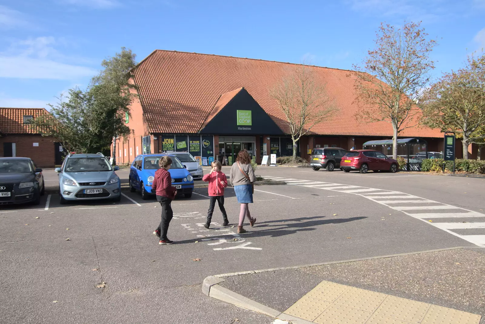 We wander off to the Harleston Co-op, from A Trip to Weybread Sailing Club, Harleston, Norfolk - 17th October 2021