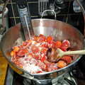 2021 Nosher makes strawberry jam in a new pan