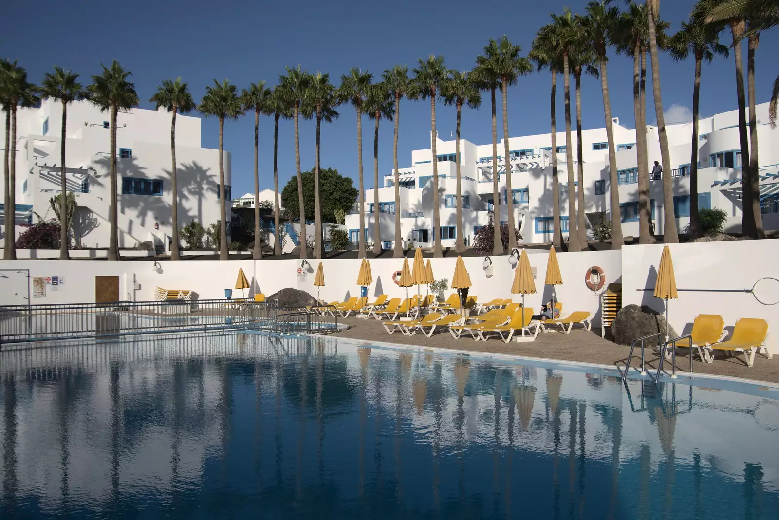 The pool is quiet in the morning, from Five Days in Lanzarote, Canary Islands, Spain - 24th October 2021