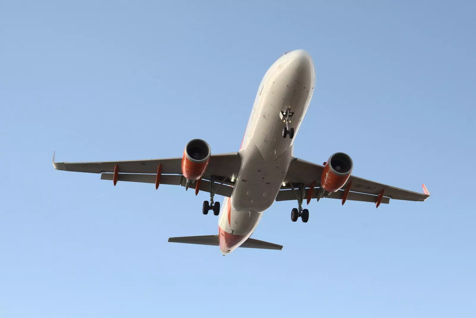 A plane comes in low, from Five Days in Lanzarote, Canary Islands, Spain - 24th October 2021