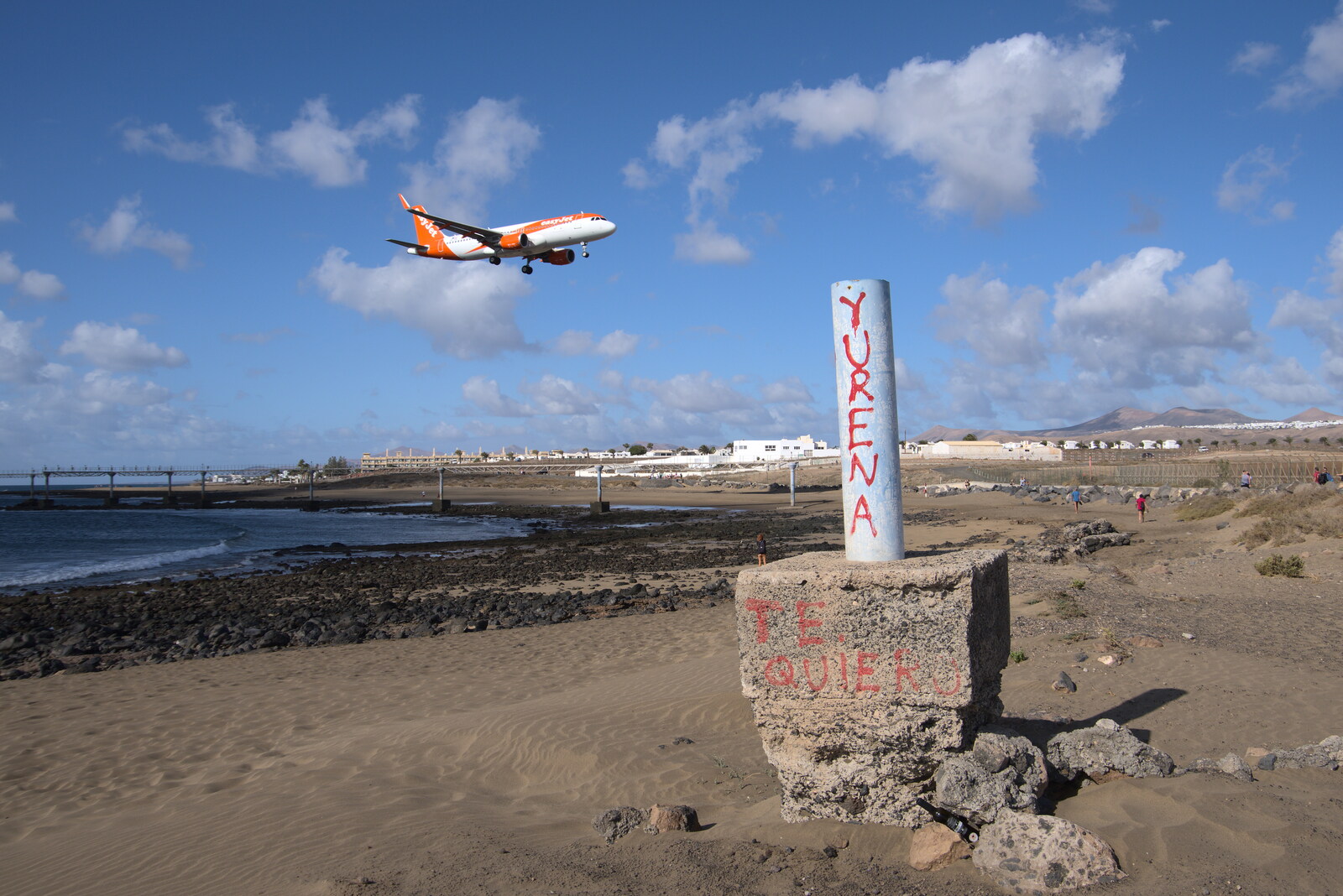 An EasyJet 737 and some graffiti on the beach from Five Days in Lanzarote, Canary Islands, Spain - 24th October 2021