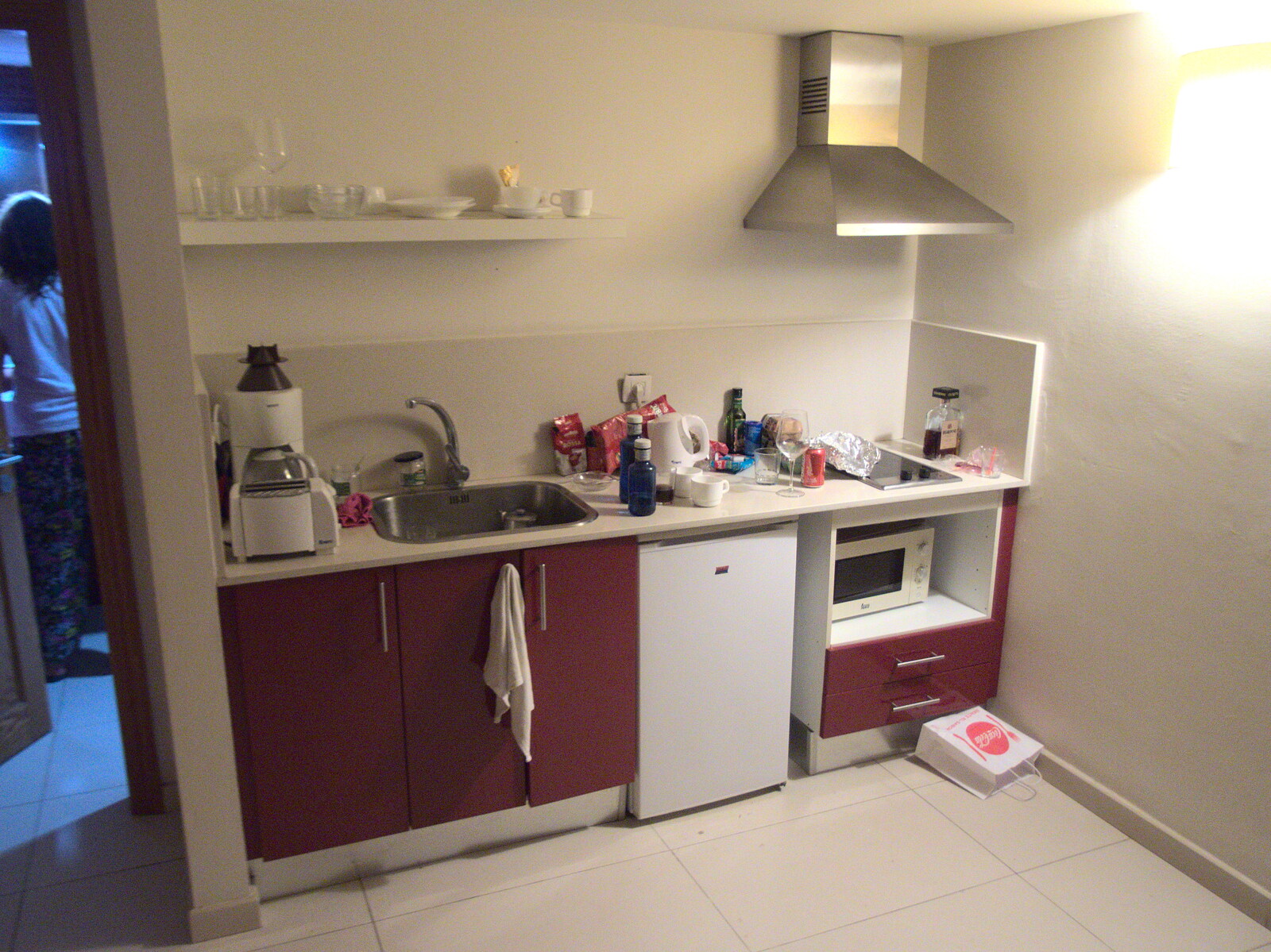 Our 'fully equipped' kitchen from The Volcanoes of Lanzarote, Canary Islands, Spain - 27th October 2021