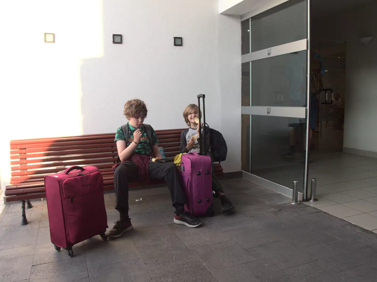 Fred and Harry wait for the taxi , from The Volcanoes of Lanzarote, Canary Islands, Spain - 27th October 2021