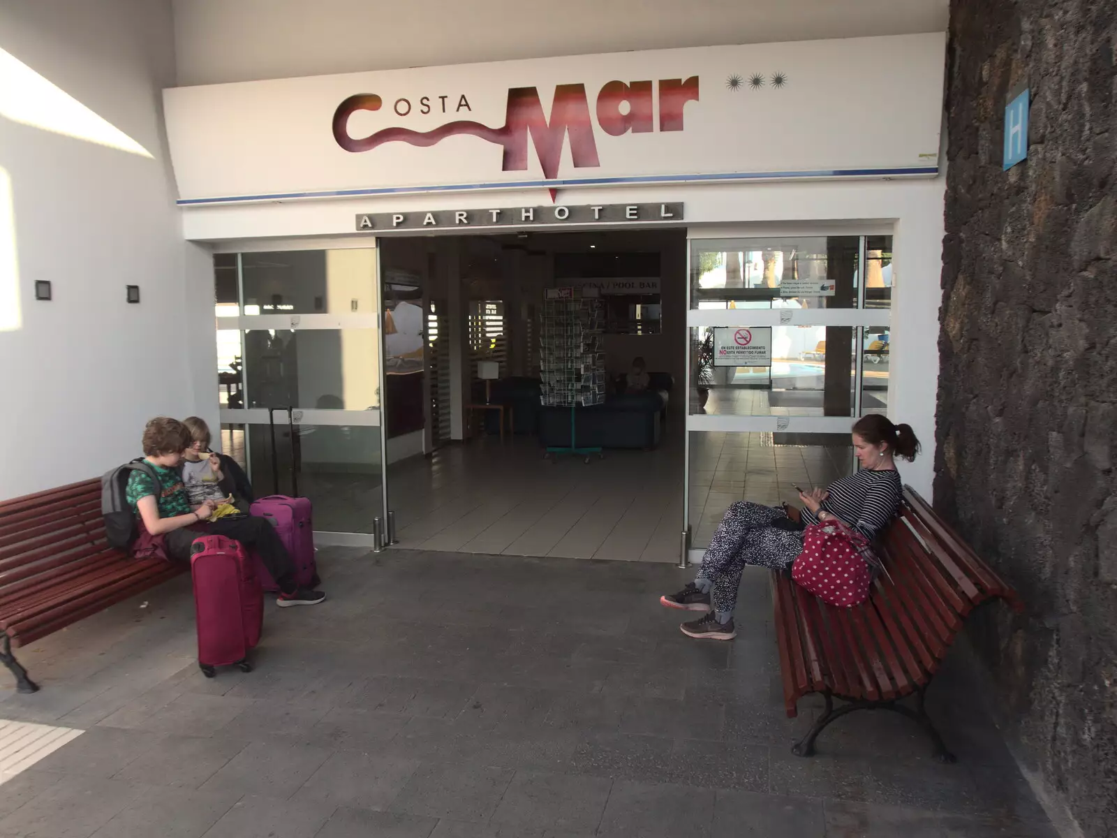 Waiting around outside Costa Mar Aparthotel, from The Volcanoes of Lanzarote, Canary Islands, Spain - 27th October 2021