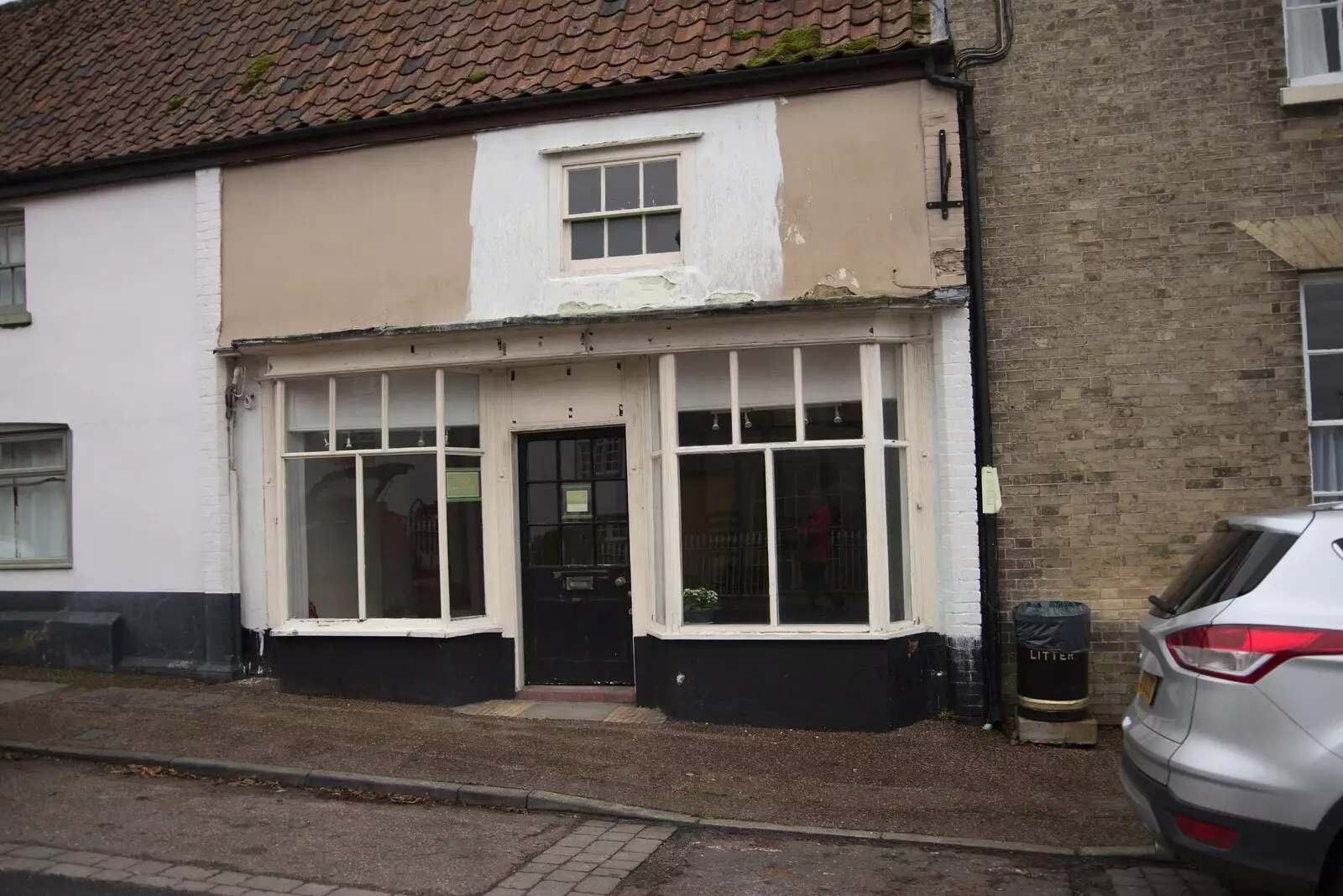 An old shop in need of repair, from The GSB and Remembrance Day Parades, Eye and Botesdale, Suffolk - 14th November 2021