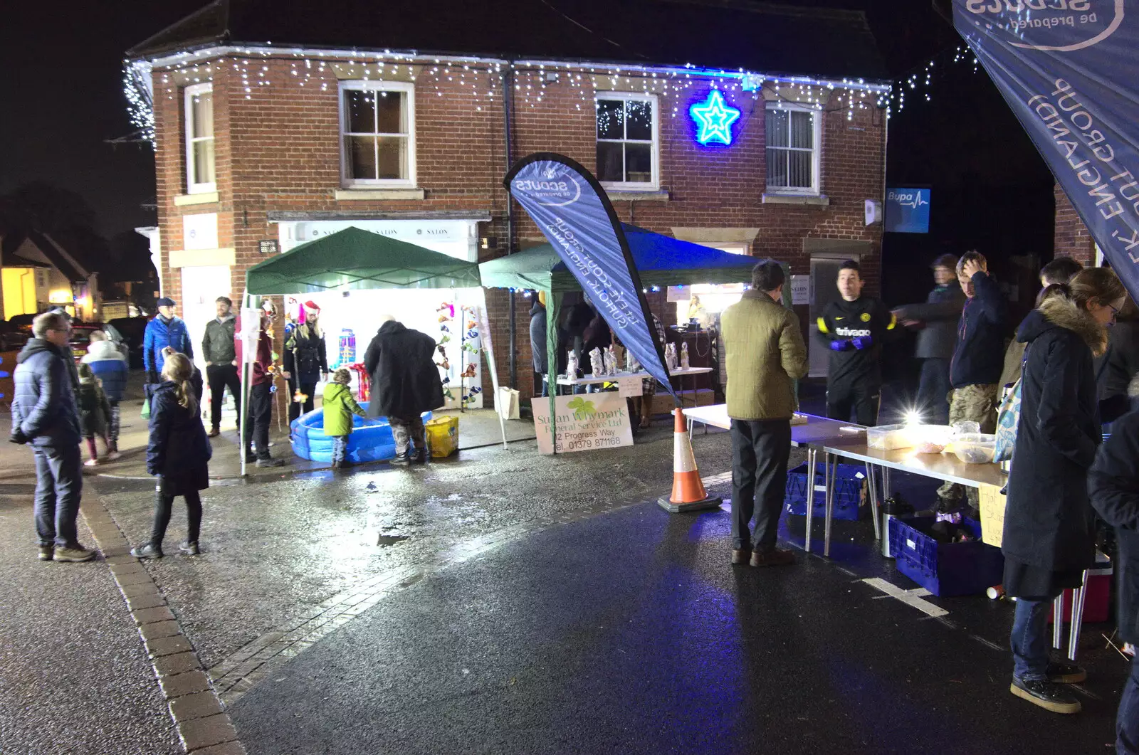 Stalls on the small car park on Broad Street, from The Eye Lights Switch On, Eye, Suffolk - 3rd December 2021