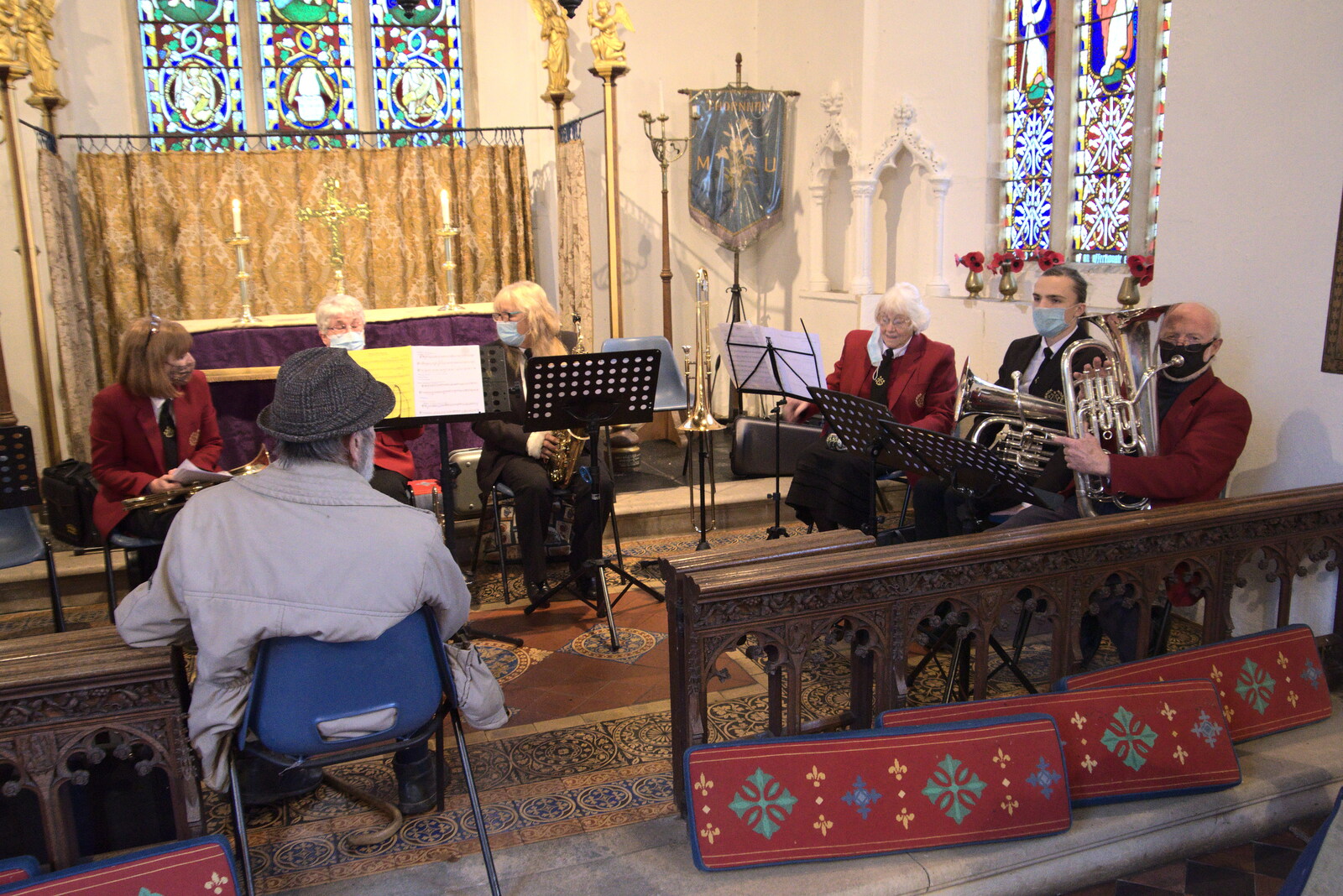 The horn section waits from GSB Carols and Beer With the Lads, Thornham and Thorndon, Suffolk  - 18th December 2021