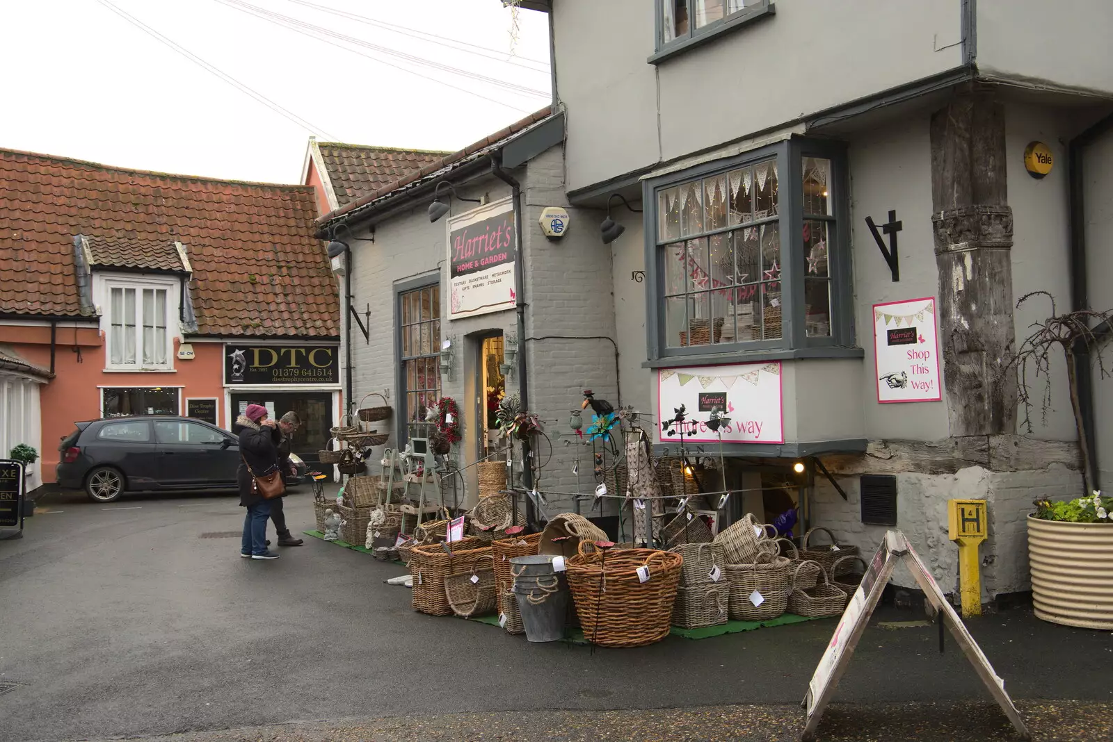 The basket shop at the top of Market Hill, from GSB Carols and Beer With the Lads, Thornham and Thorndon, Suffolk  - 18th December 2021