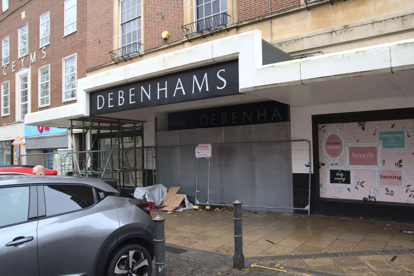 Debenham's former entrance is boarded up, from Scooters and a Bit of Christmas Shopping, Eye and Norwich, Norfolk - 23rd December 2021