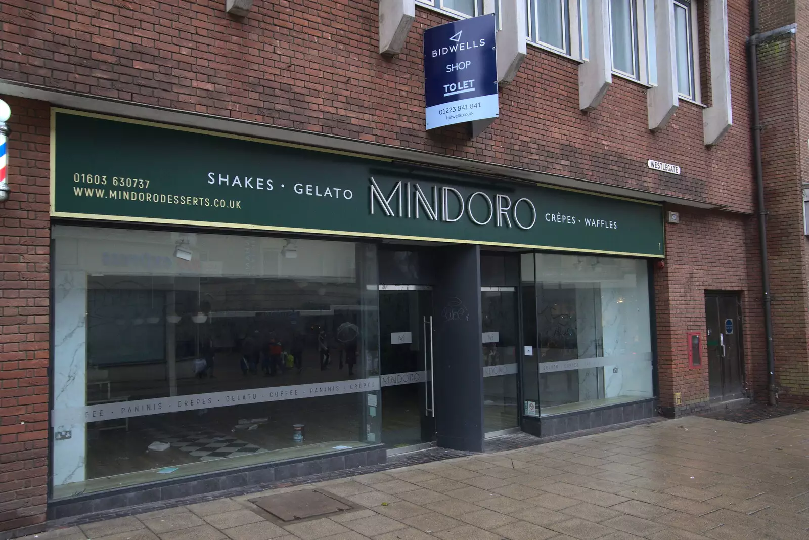 The closed-down Mindoro café, from Scooters and a Bit of Christmas Shopping, Eye and Norwich, Norfolk - 23rd December 2021