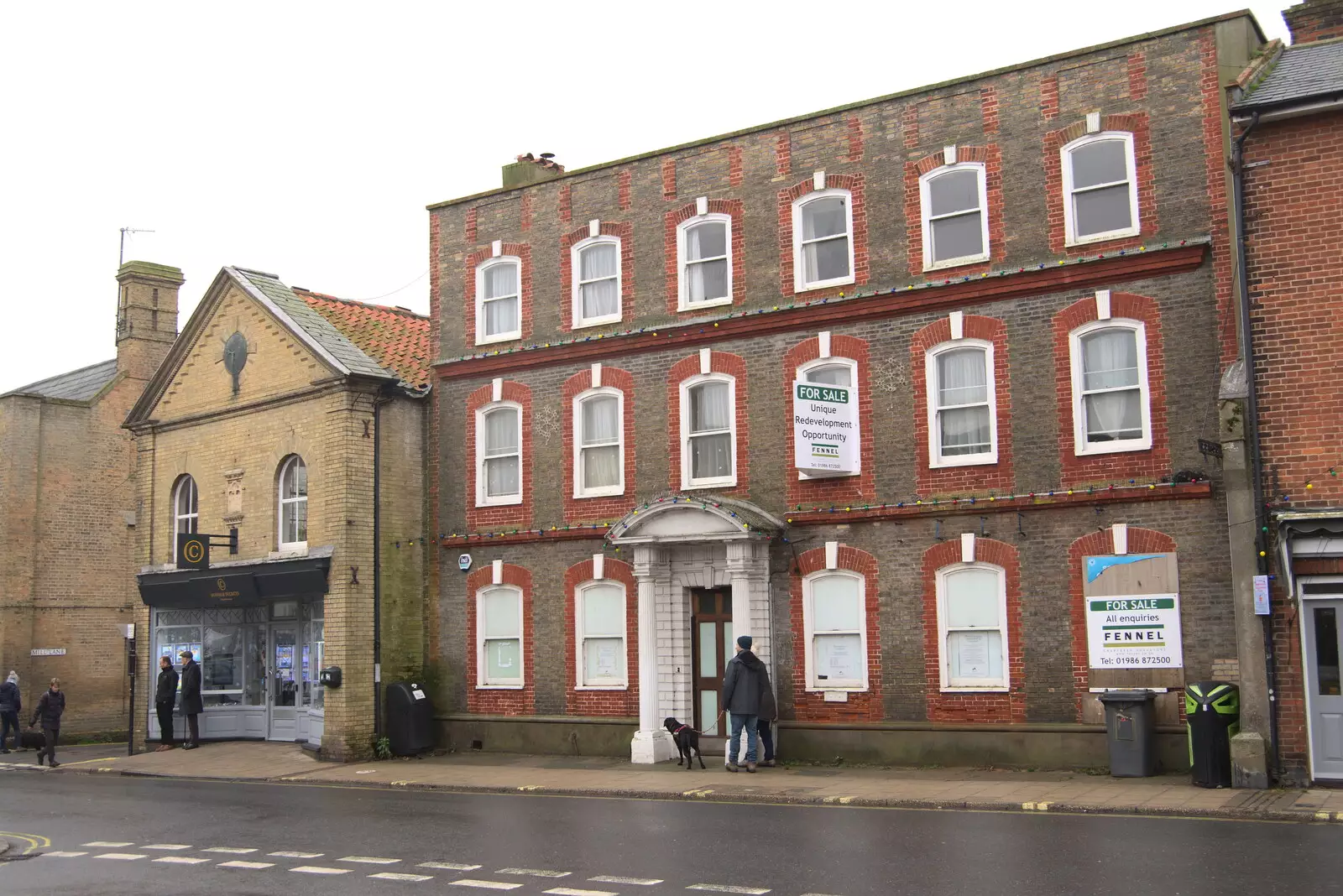 The former bank is still up for sale, from A Few Hours at the Seaside, Southwold, Suffolk - 27th December 2021