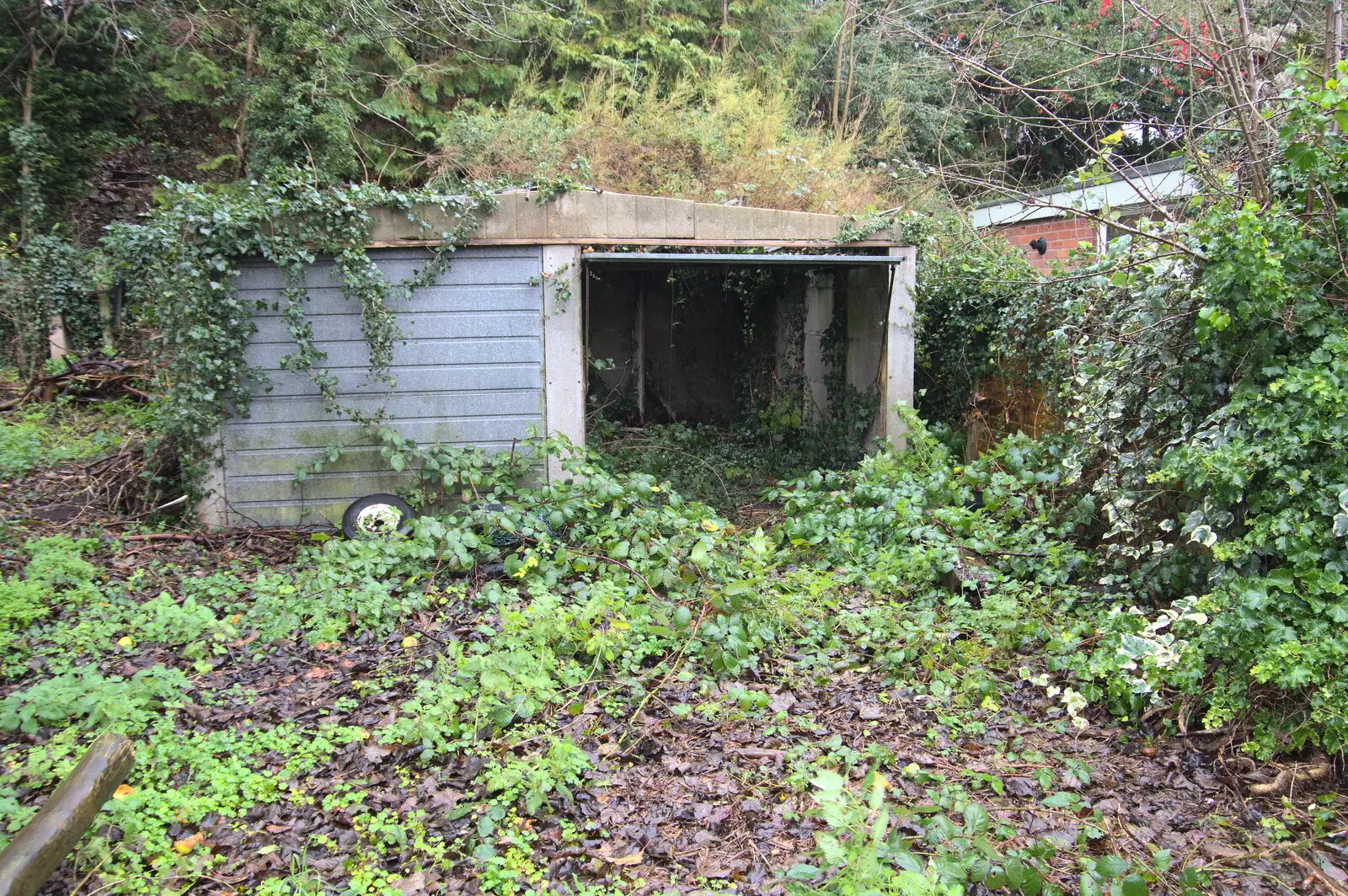 A derelict garage, from New Year's Day, Brome, Suffolk - 1st January 2022