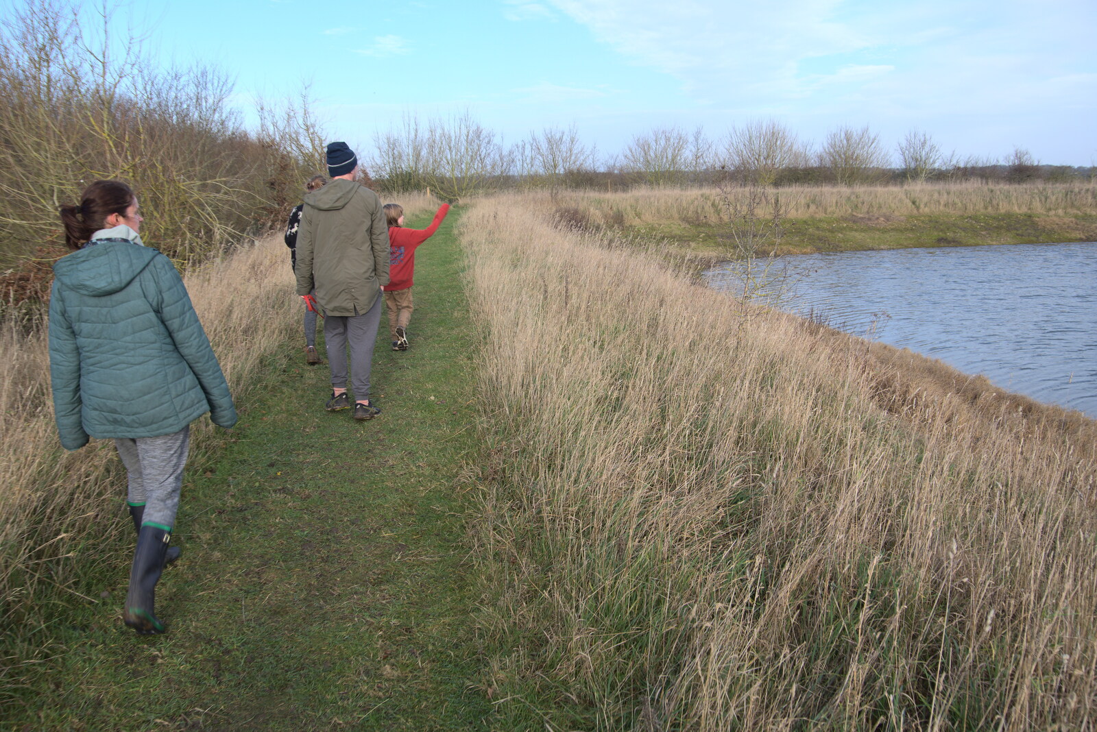 We walk around the resevoir from New Year's Day, Brome, Suffolk - 1st January 2022