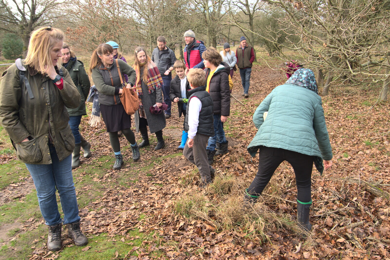 The group piles up by the intersting mushrooms from A Walk Around Knettishall Heath, Thetford, Norfolk - 2nd January 2022