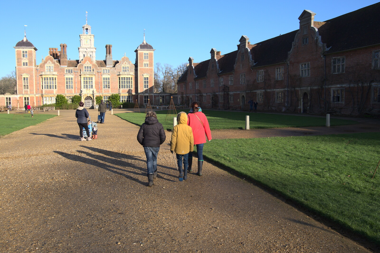 The gravel path to Blickling Hall from A Visit to Blickling Hall, Aylsham, Norfolk - 9th January 2022