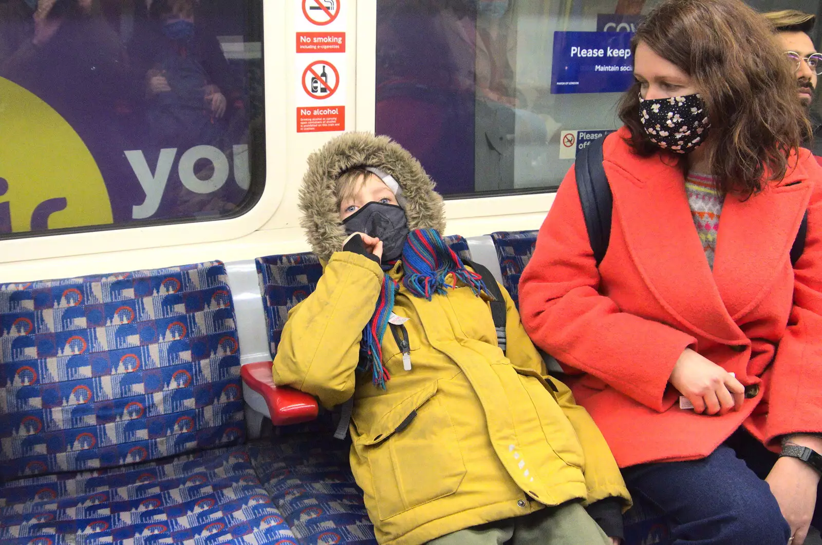 Harry lies back on the tube, from A Trip to the Natural History Museum, Kensington, London - 15th January 2022