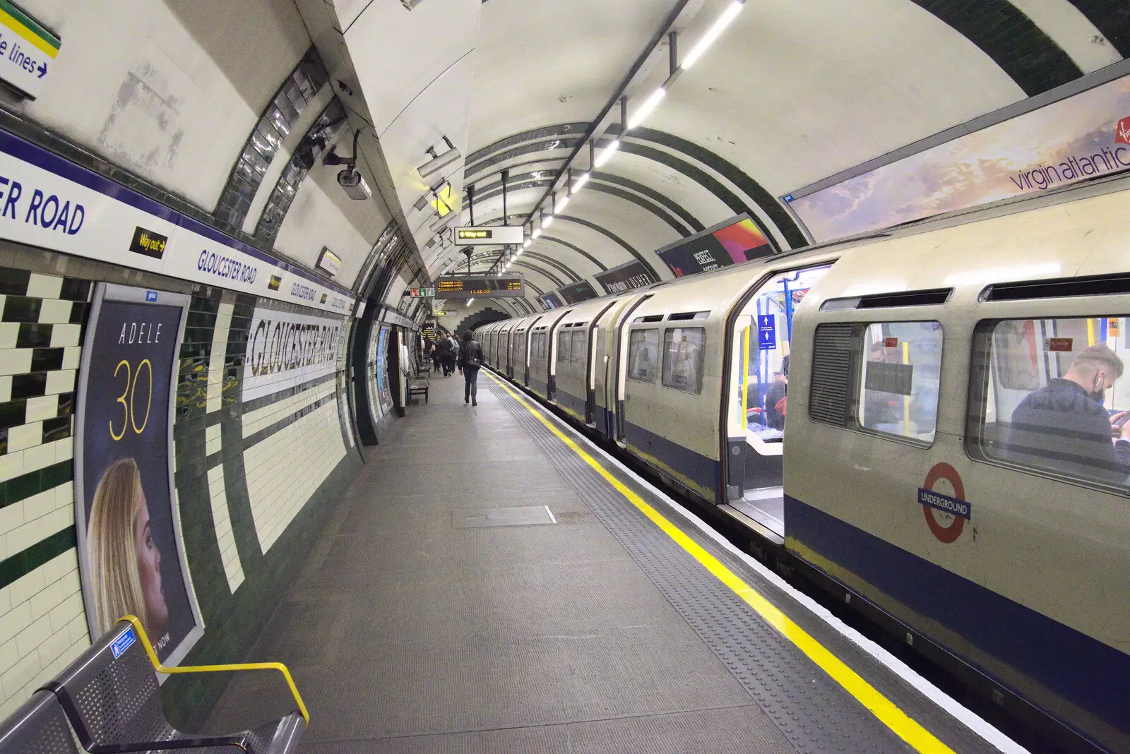 A quieter Gloucester Road tube station, from A Trip to the Natural History Museum, Kensington, London - 15th January 2022