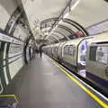 A quieter Gloucester Road tube station, A Trip to the Natural History Museum, Kensington, London - 15th January 2022