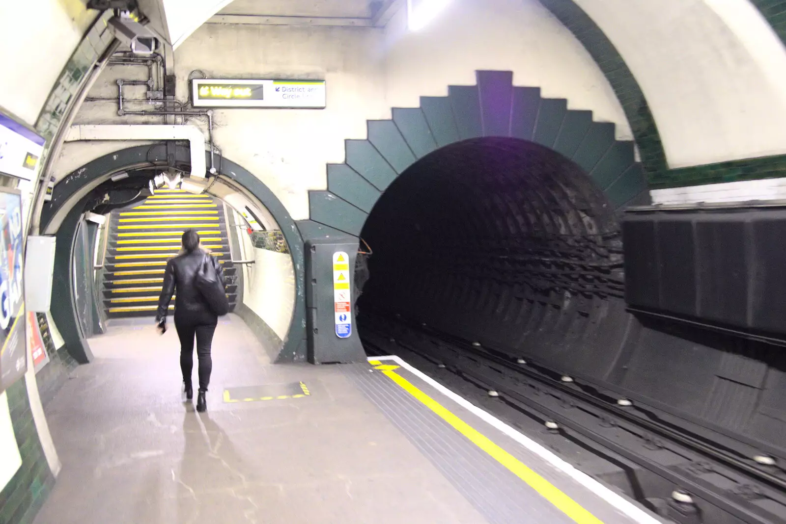 A particularly funky tunnel entrance, from A Trip to the Natural History Museum, Kensington, London - 15th January 2022