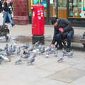 2022 Some dude feeds the pigeons