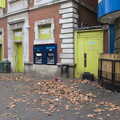 2022 Accumulated leaves on London Street