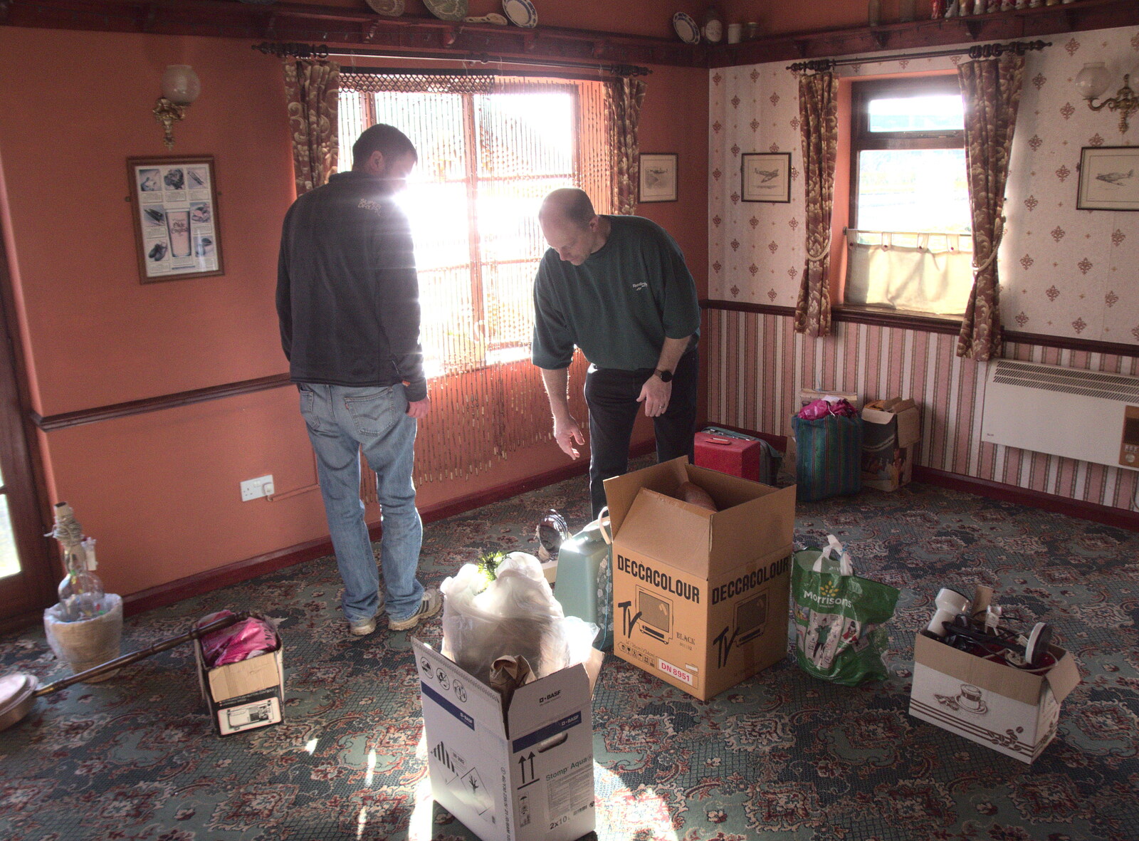 Phil and Paul help pack stuff up from The Swan Inn: An Epilogue, Brome, Suffolk - 17th February 2022