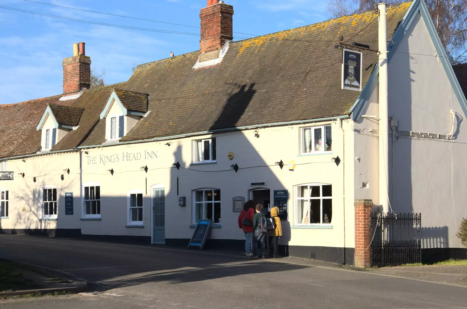 We visit the King's Head for a drink, from A Trip to Orford Castle, Orford, Suffolk - 26th February 2022